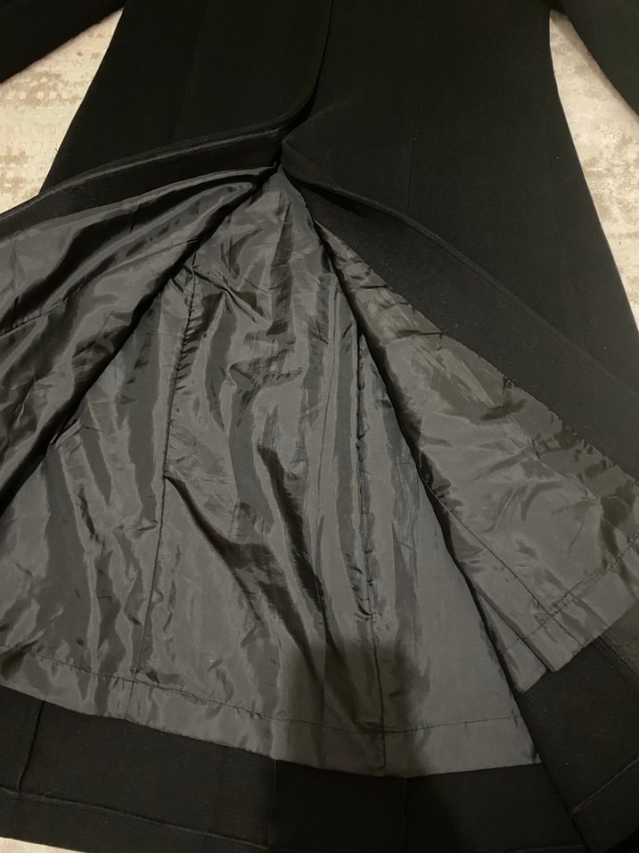 Kürklü Yaka Siyah Uzun Kaban - Görsel 3