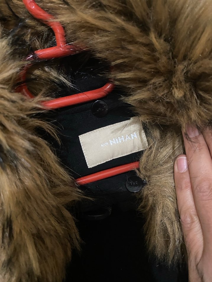 Kürklü Yaka Siyah Uzun Kaban - Görsel 5