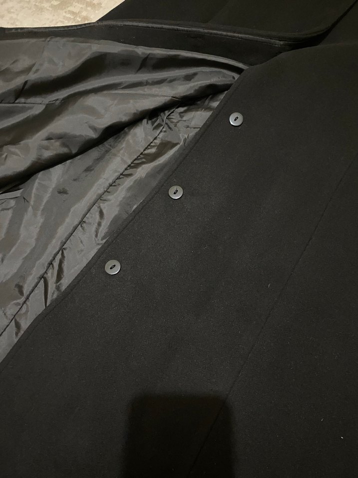 Kürklü Yaka Siyah Uzun Kaban - Görsel 4