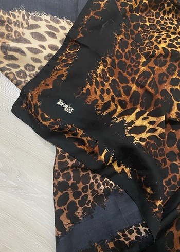 Kahverengi Leopar Desenli Kadın eşarp - Görsel 2