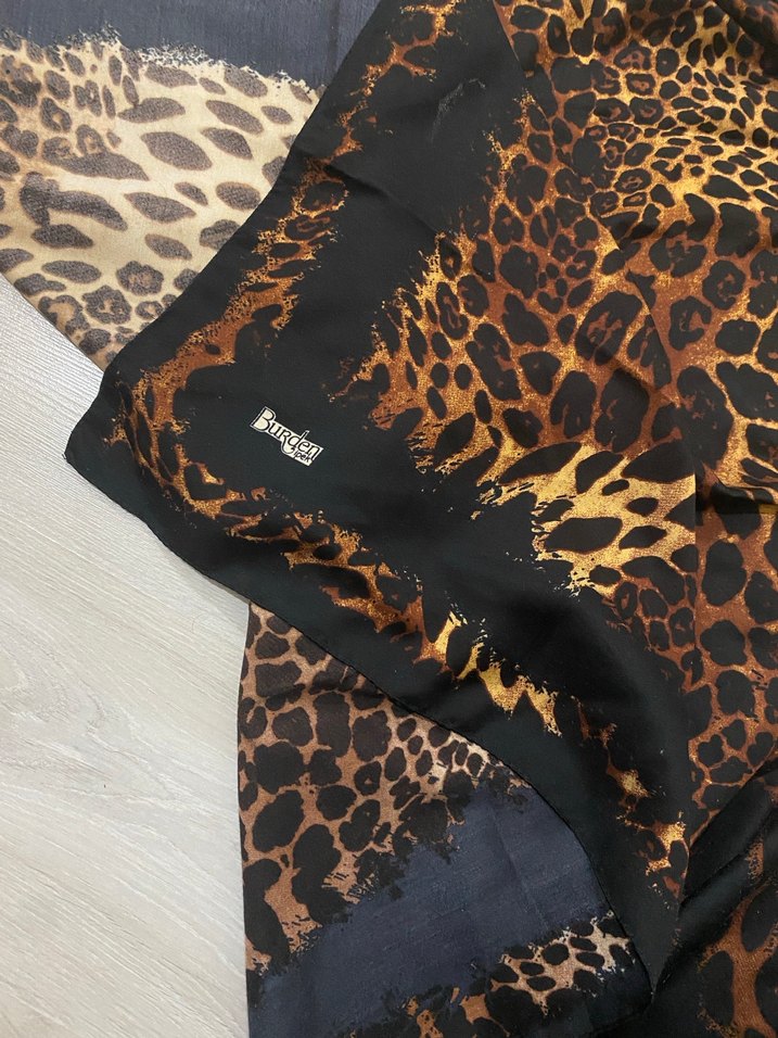 Kahverengi Leopar Desenli Kadın eşarp - Görsel 2