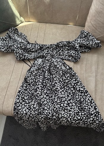 38 Beden Düğmeli Siyah Çiçekli Midi Mini Elbise