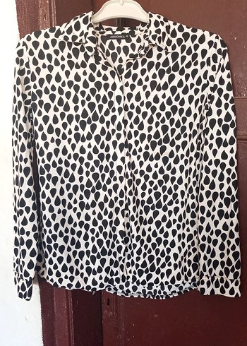 Uzun Kollu Siyah Beyaz Desenli Kadın Gömlek - Görsel 4