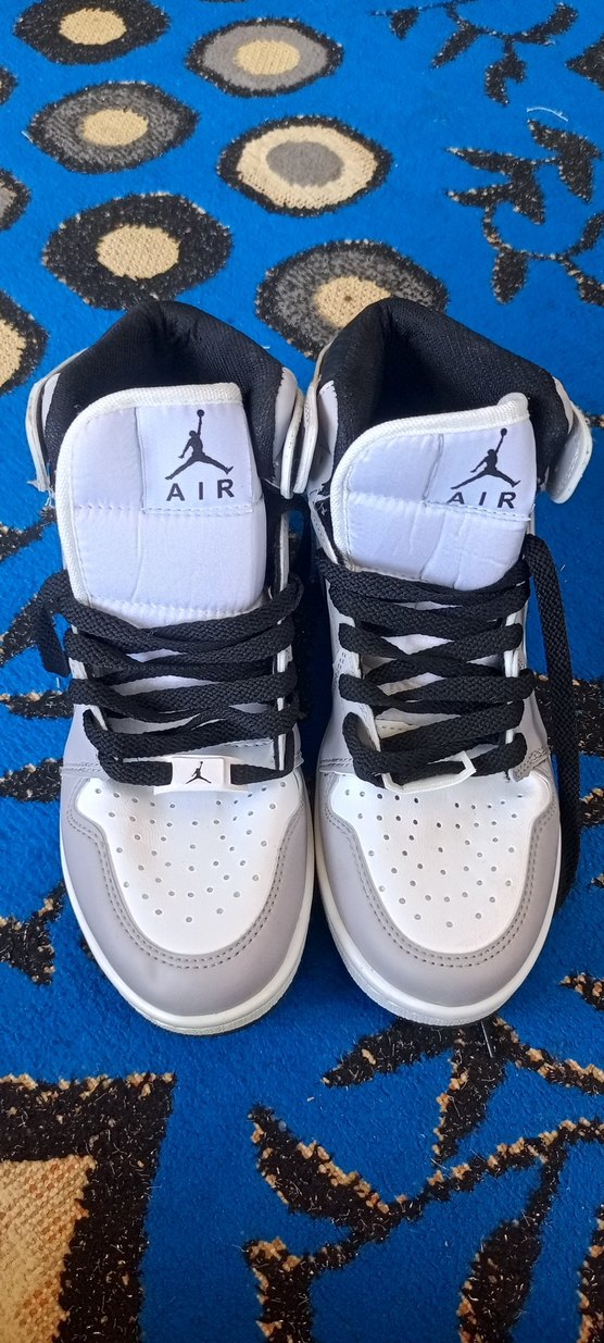 Gri ve Beyaz Erkek Spor Ayakkabı - Görsel 4