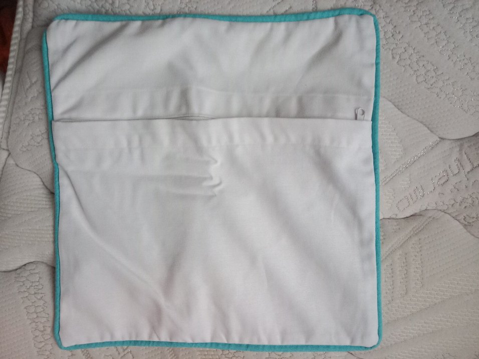 Dantel piko İşlemeli dört adet kırlent - Görsel 4