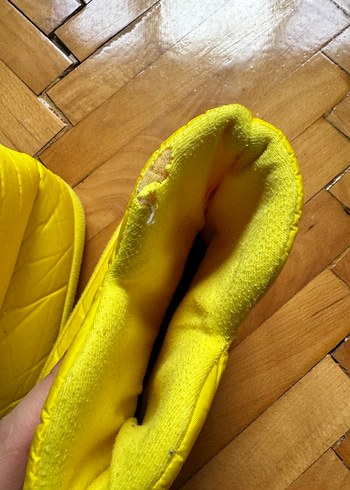 Sarı Nakışlı  Çocuk Puff Terlik - Görsel 3