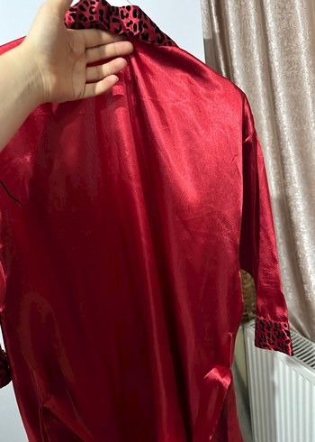 Kadın Kırmızı Parlak Yılan Desenli Sabahlık - Görsel 7