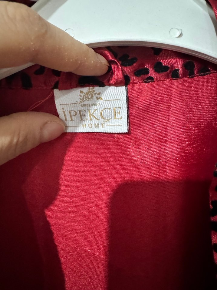 Kadın Kırmızı Parlak Yılan Desenli Sabahlık - Görsel 4