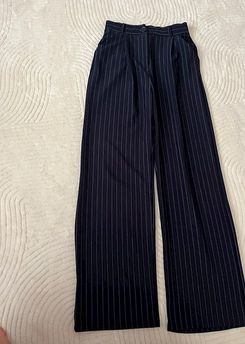Lacivert Çizgili Pilili Kadın Kumaş Pantolon - Görsel 2