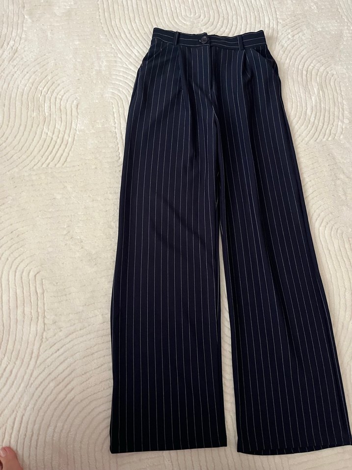 Lacivert Çizgili Pilili Kadın Kumaş Pantolon - Görsel 2