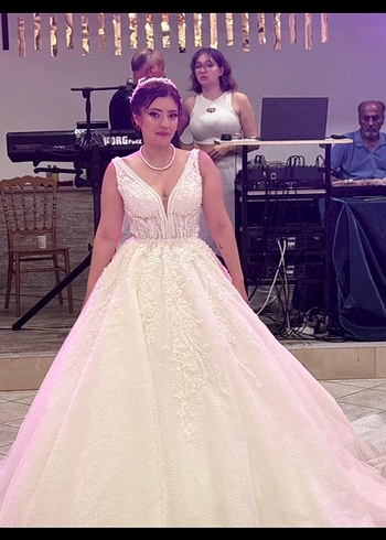 V Yaka Kolsuz Prenses Gelinlik - Görsel 4