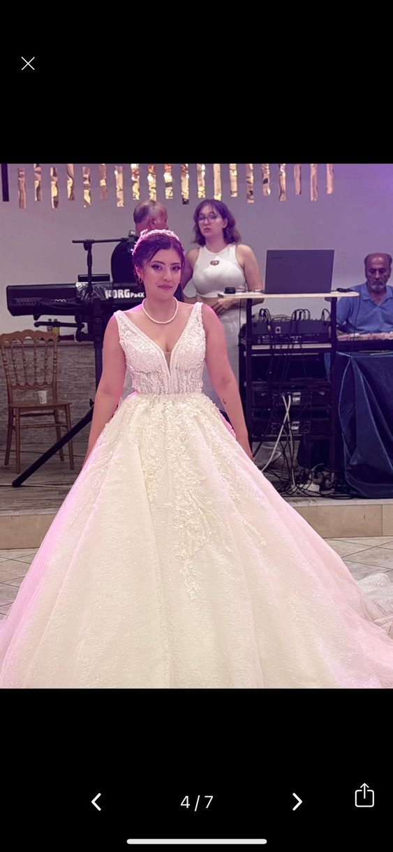 V Yaka Kolsuz Prenses Gelinlik - Görsel 4