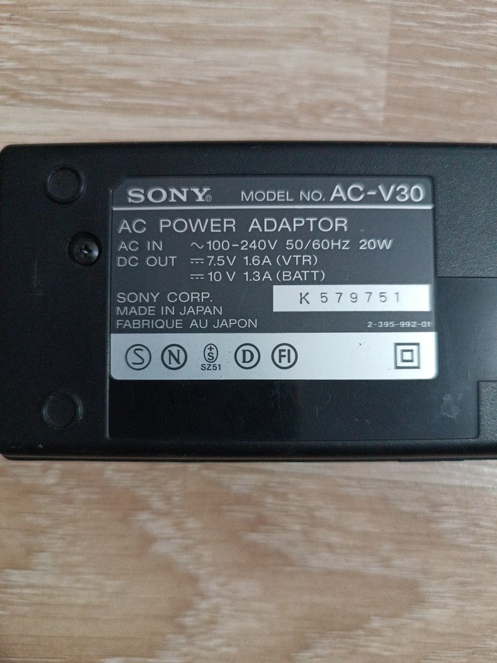 Sony AC Güç Adaptörü AC-V30 Bej Şarj Cihazı - Görsel 4
