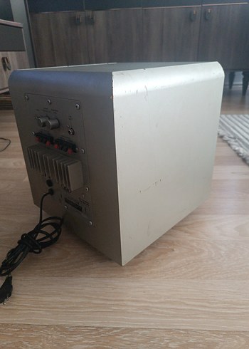 Gri Müzik Sistemi Hoparlörü çalışıyor - Görsel 4