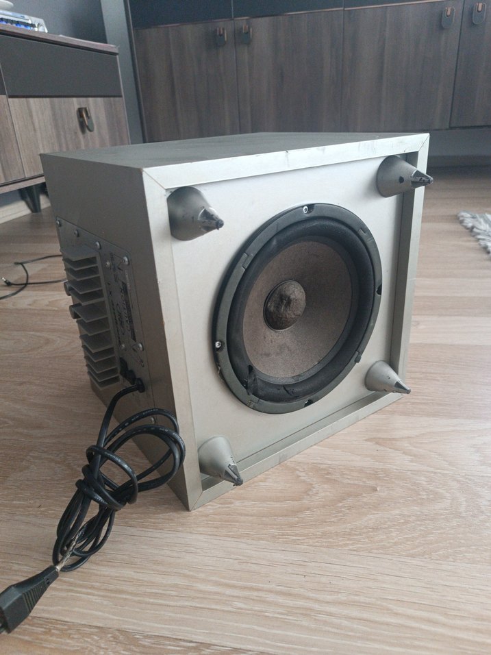 Gri Müzik Sistemi Hoparlörü çalışıyor - Görsel 5