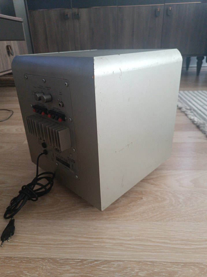 Gri Müzik Sistemi Hoparlörü çalışıyor - Görsel 4