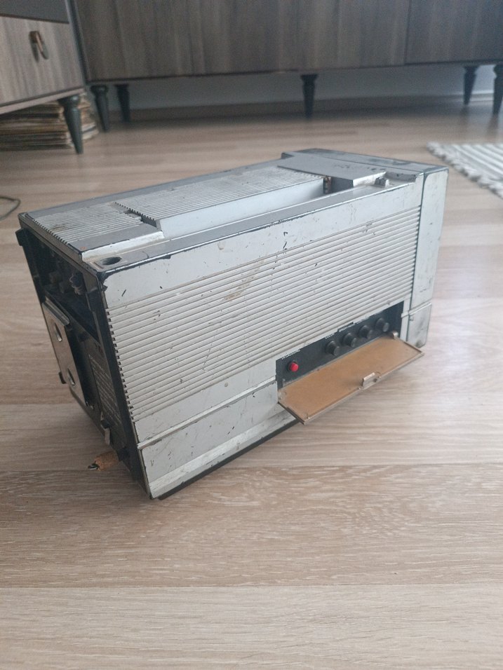 Gri Eski Model Monitör renkli televizyon deneme şansım olmadı - Görsel 4