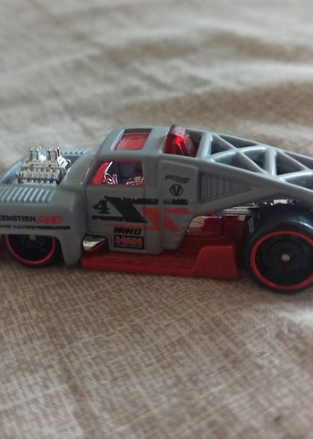  Beden Renk Hot wheels