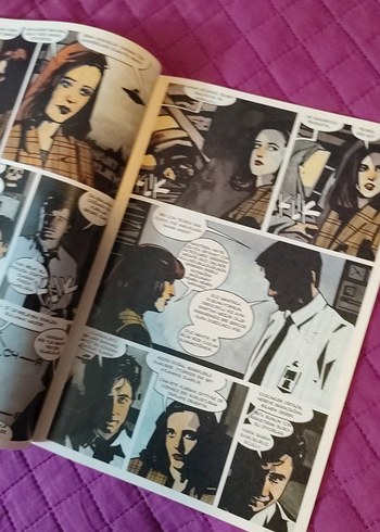 The X Files İlk Temas çizgiromanı