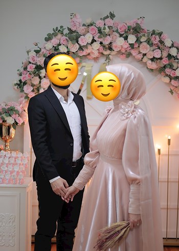 38 Beden Pudra Pembe Drapeli Uzun Kol Abiye