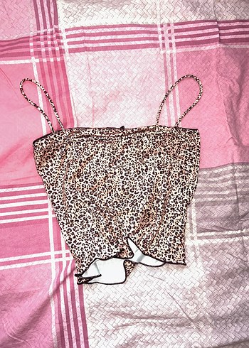 Bershka Leopar Desenli Dantel Detaylı Mini Büstiyer