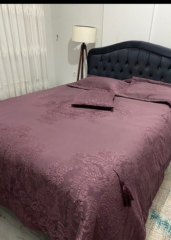 karaca koyu mor Nakışlı Yatak Örtüsü