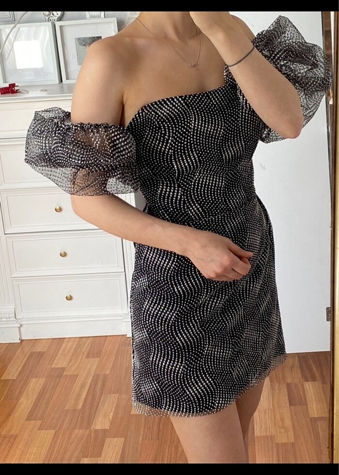 Mini siyah parlak elbise - Görsel 3