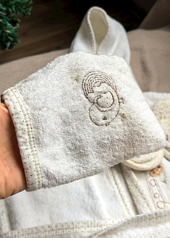 Kapüşonlu Erkek Çocuk Nakışlı Bornoz Seti - Görsel 3