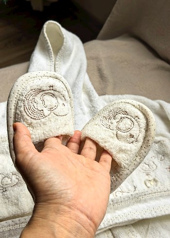 Kapüşonlu Erkek Çocuk Nakışlı Bornoz Seti - Görsel 4