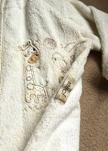 Kapüşonlu Erkek Çocuk Nakışlı Bornoz Seti - Görsel 6