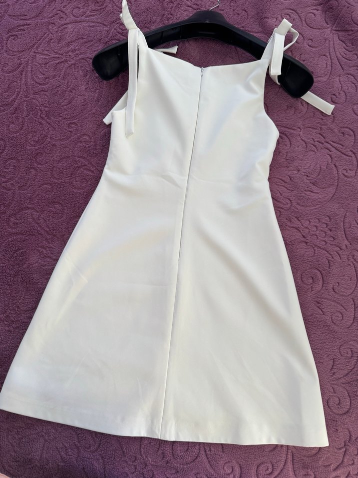 Zara Beyaz Mini Fiyonk Detaylı Elbise - Görsel 4