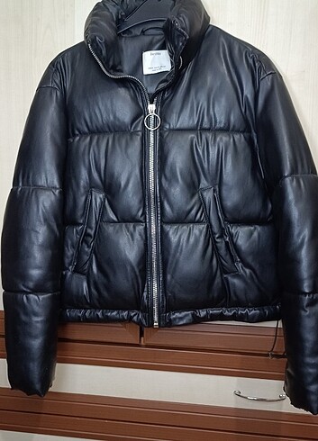Bershka Deri Siyah Mont