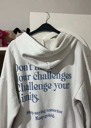 Beyaz Kapüşonlu Fermuarlı Sweatshirt - Görsel 2