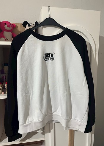 Beyaz Siyah Kadın Sweatshirt OSLO Baskılı - Görsel 2