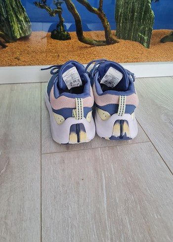 36 Beden mavi Renk DECATHLON MARKA,36 NUMARA,AZ KULLANILDI. İADESİ YOKTUR.