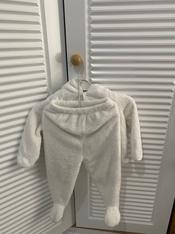 Beyaz Kapüşonlu Bebek Kız Tulumu - Görsel 3