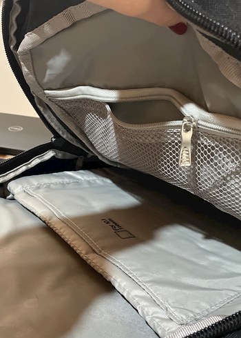 Siyah Fermuarlı Kadın Sırt Çantası - Görsel 3