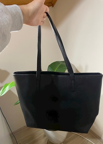 Kemer Detaylı Siyah Deri Kadın Çanta - Görsel 2