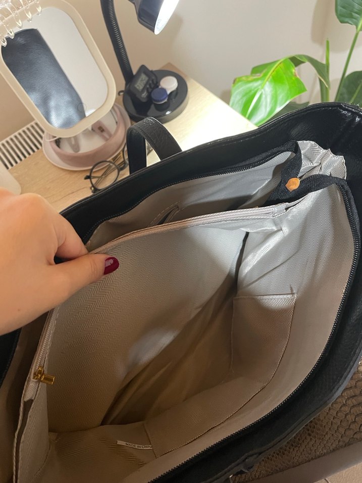 Kemer Detaylı Siyah Deri Kadın Çanta - Görsel 3