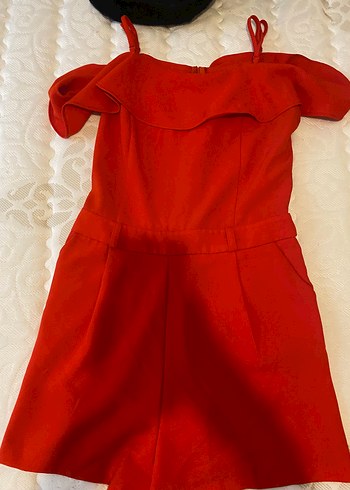 H&M Askılı Düşük Omuz Kırmızı Mini Şort Tulum