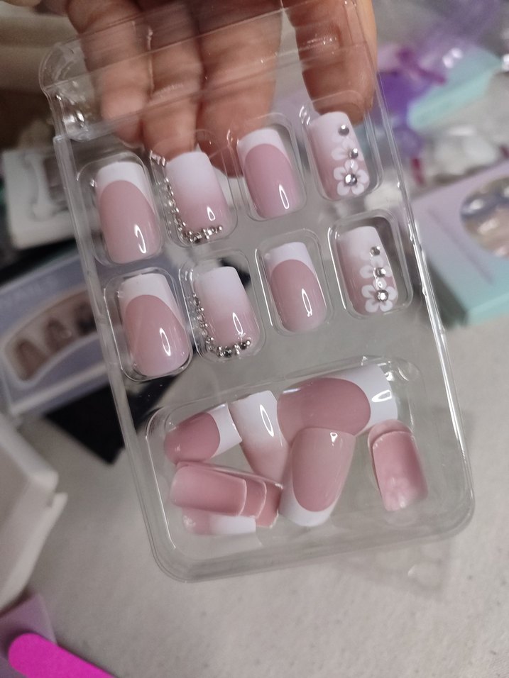 Beyaz Taşlı Fransız Tırnak Seti 24'lü - Görsel 2