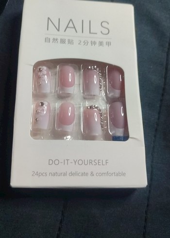 Beyaz Çiçekli Pastel Tırnak Seti - Görsel 2