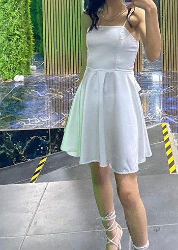 Beyaz Drapeli Midi elbise - Görsel 3