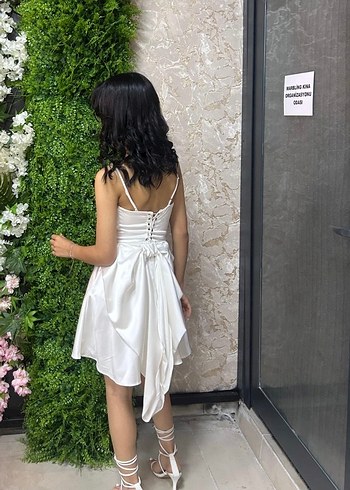 Beyaz Drapeli Midi elbise - Görsel 2