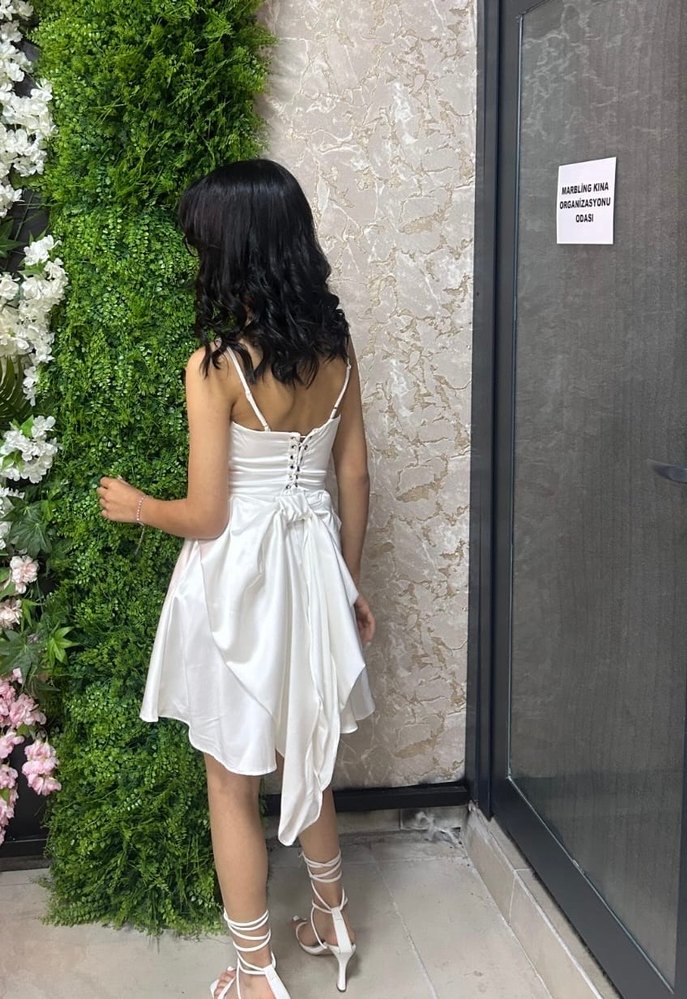 Beyaz Drapeli Midi elbise - Görsel 2