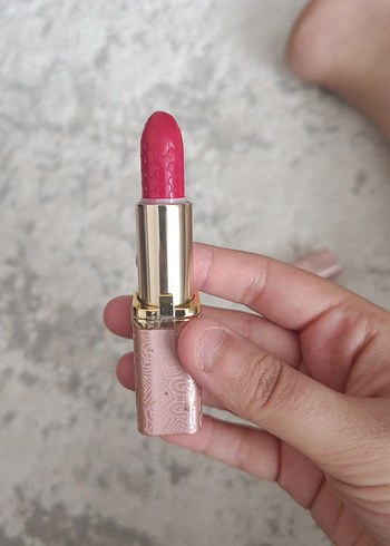 Beden Color Riche 125 kırmızı Ruj
