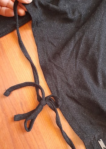 Pull and Bear Siyah Uzun Kollu Crop Top