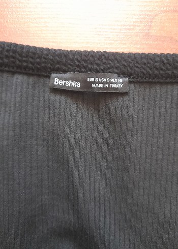 Bershka Siyah Uzun Kollu Crop Top