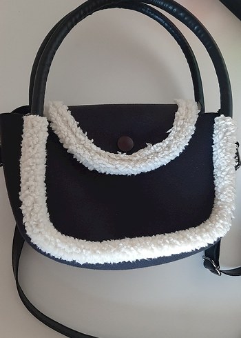 Trendyol & Milla Beyaz Peluş Detaylı Kadın El Çantası