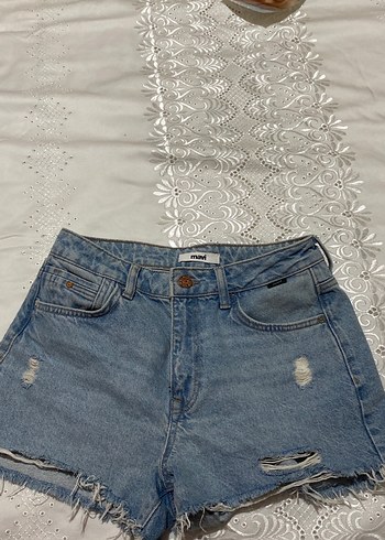 Mavi Mini Denim Şort, Gevşek Kesim, Sokak Stili